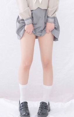 24岁尹律